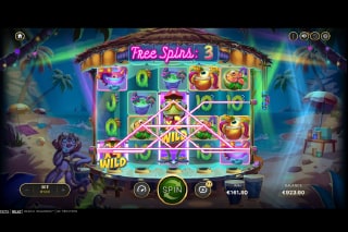 Beach Invaders Free Spins Wilds